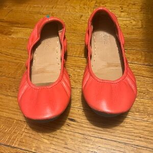 Tieks classic Ballet Flats Size 6 in the color Poppy